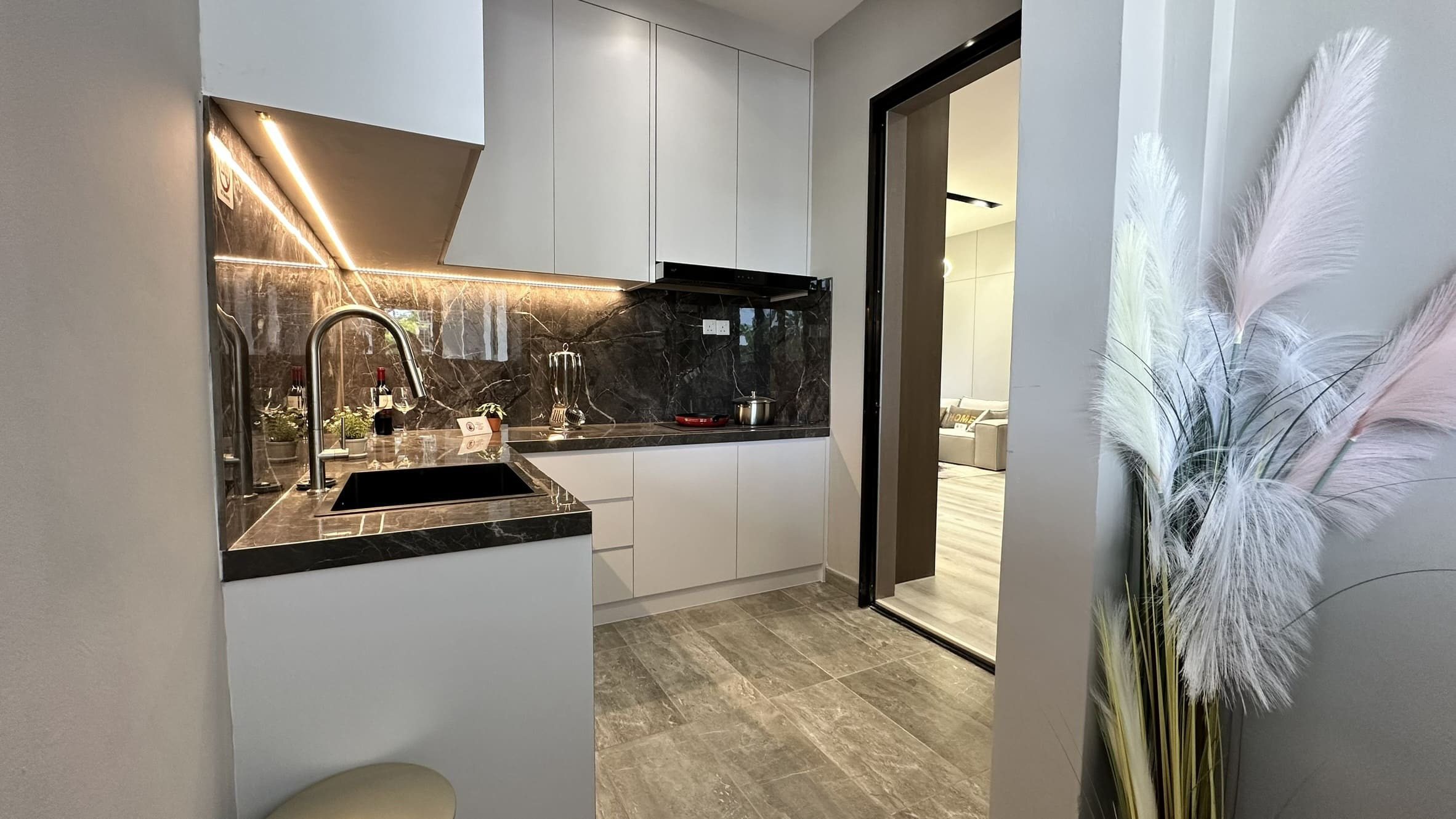 imgi_10_684f00b9f6c48de97ba5be32