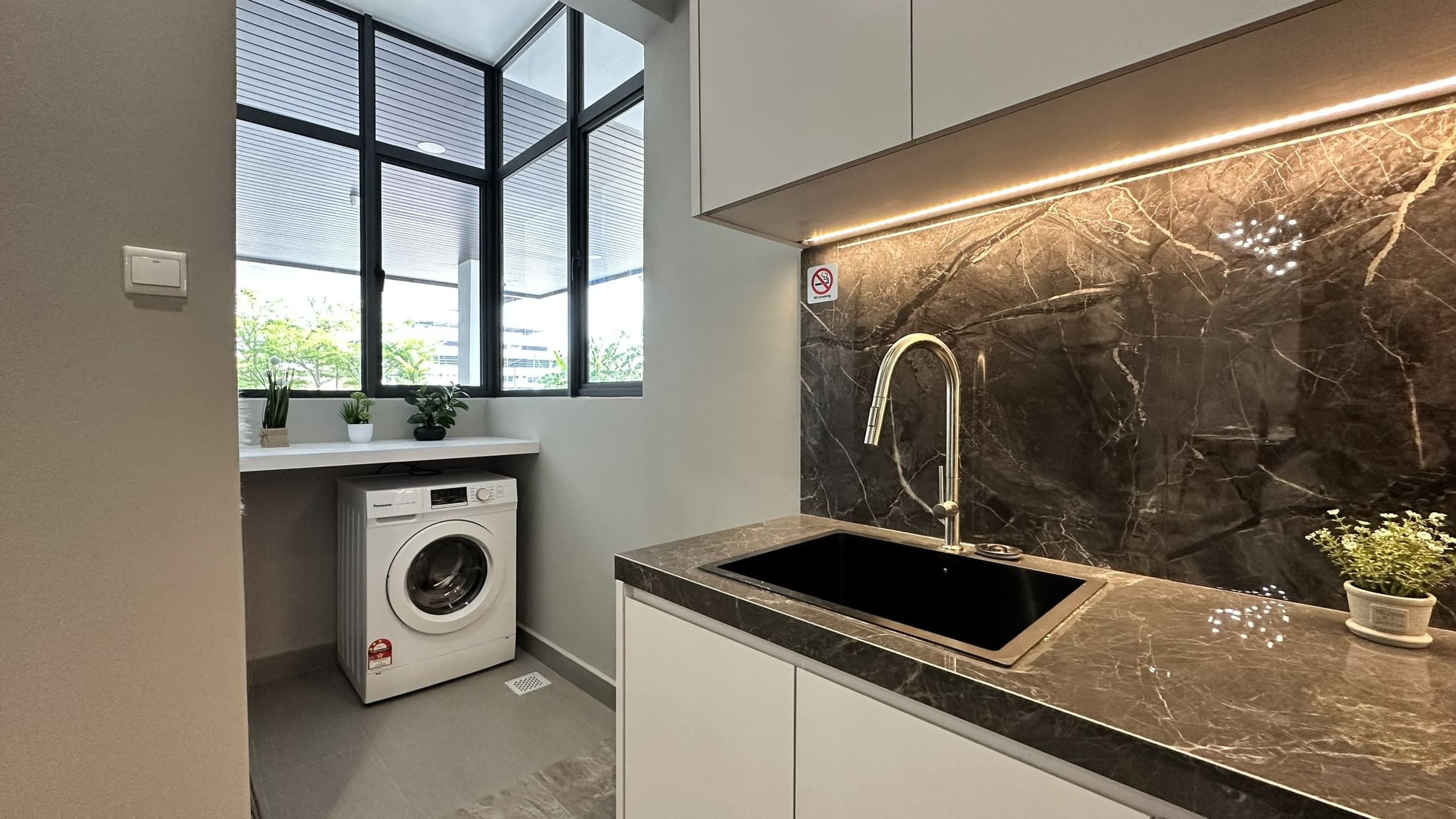 imgi_16_684f0143653a2ca77817322d