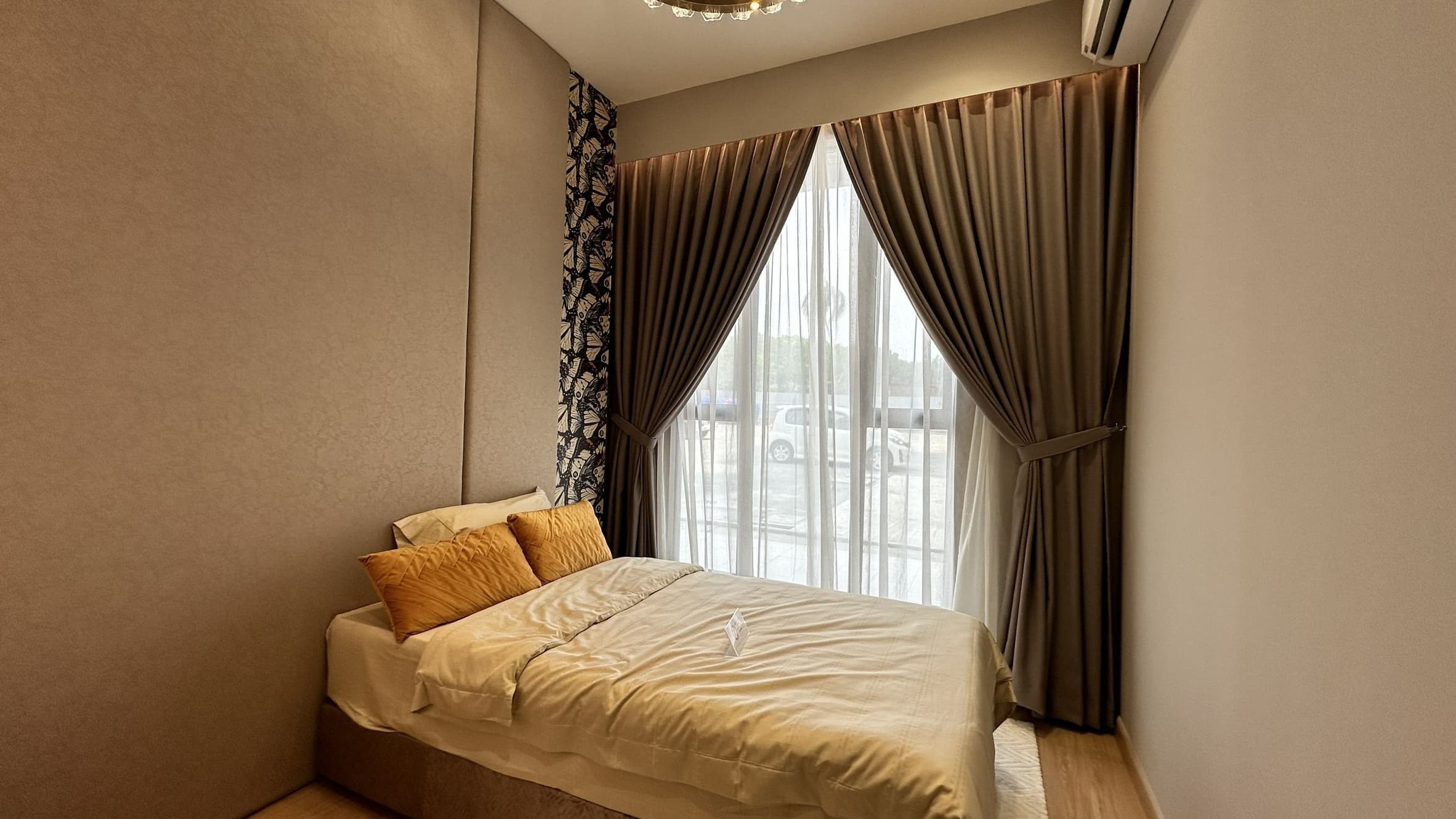 imgi_8_684f009155f9657f94228cca